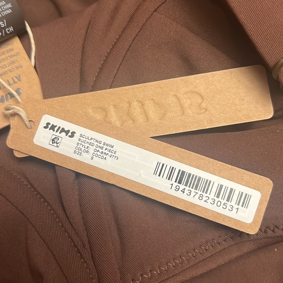 SKIMS Sculpting Swim Ruched One Piece - Picture 5 of 5